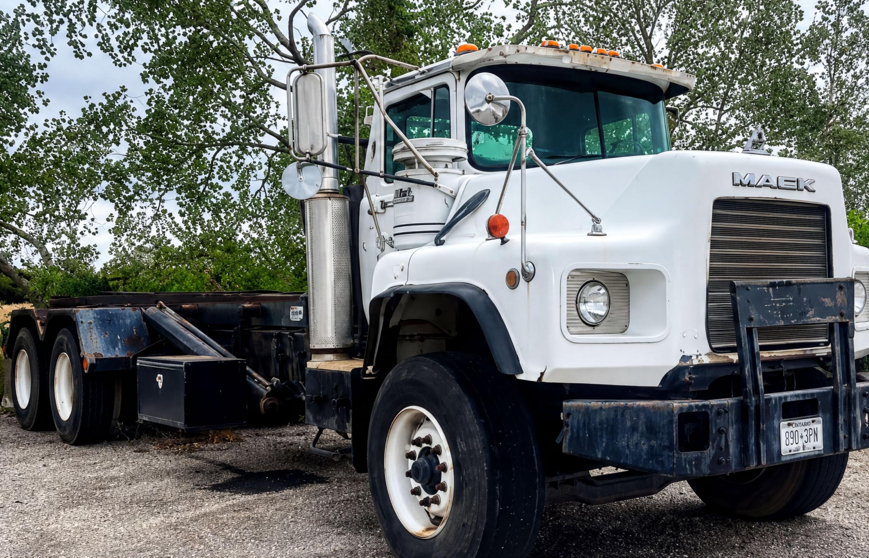 1999 Mack G&H Roll-Off - image 1