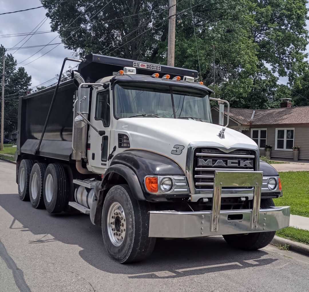 2007 Mack Granite (1/2)