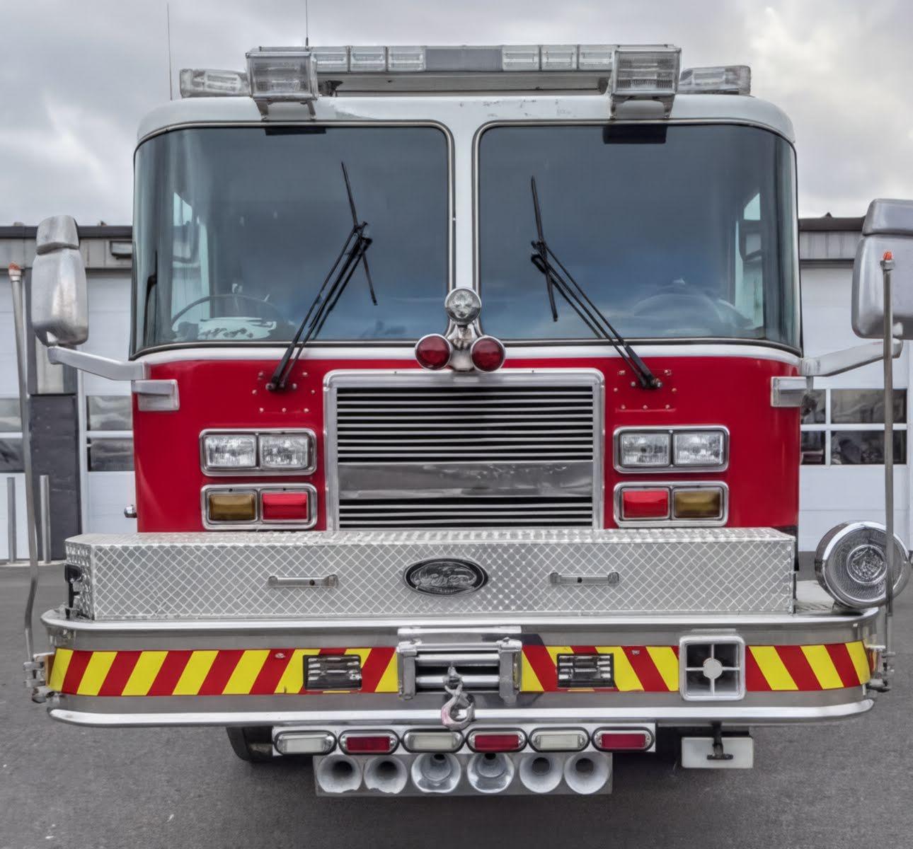 2009 KME Predator 4x4 Heavy Rescue - image 4