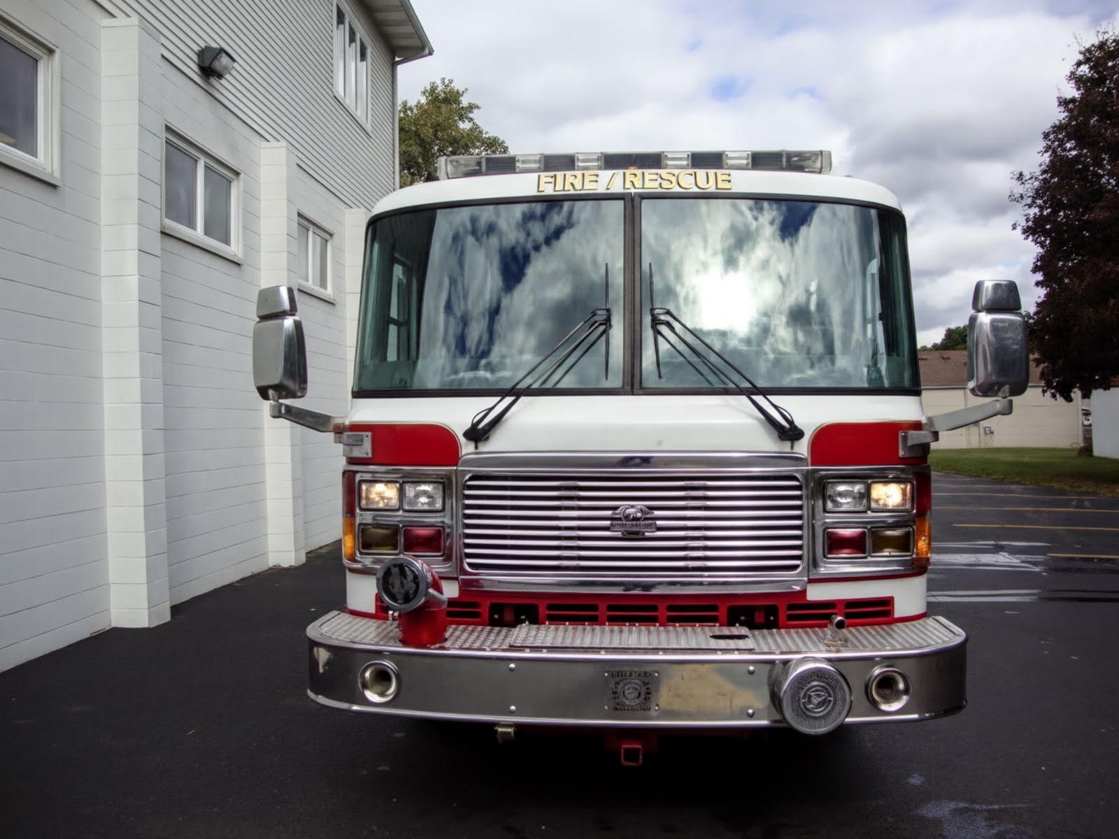 2007 American LaFrance Metropolitan Pumper Tanker - image 1