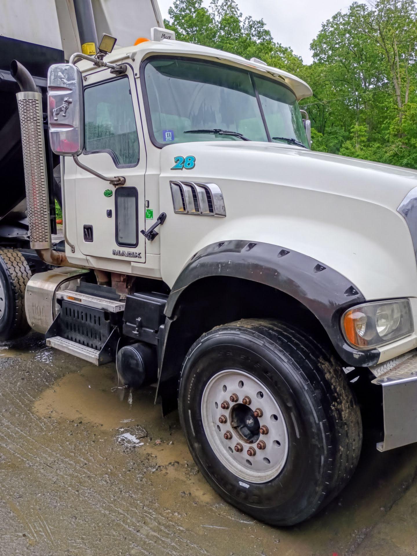 2015 Mack Dump Truck - image 3