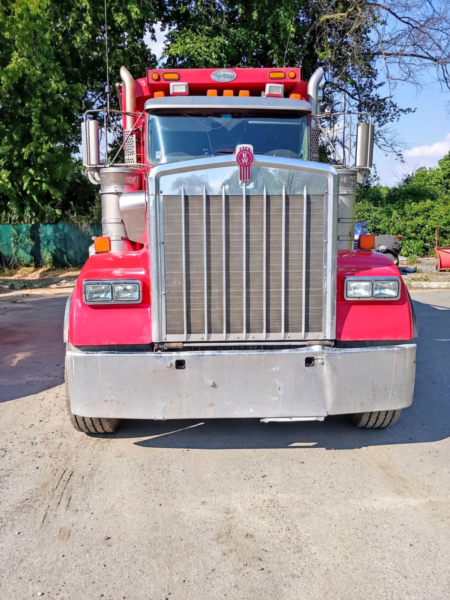 2020 Kenworth W900 - image 1