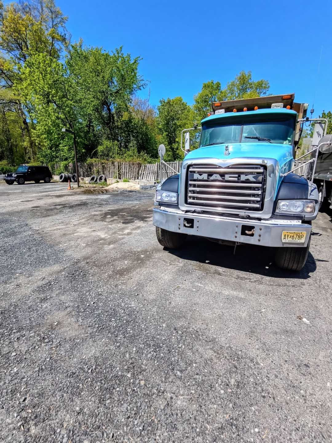 2017 Mack Dump Truck