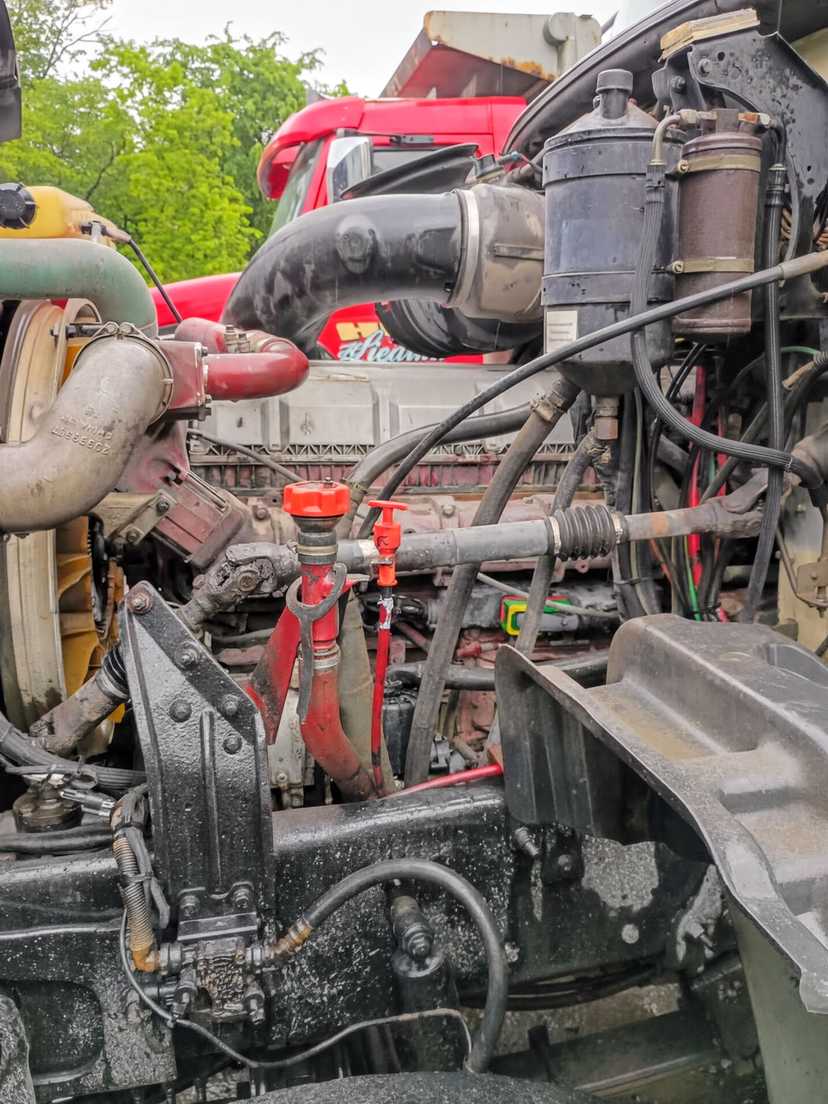 2015 Mack Dump Truck — photo 5