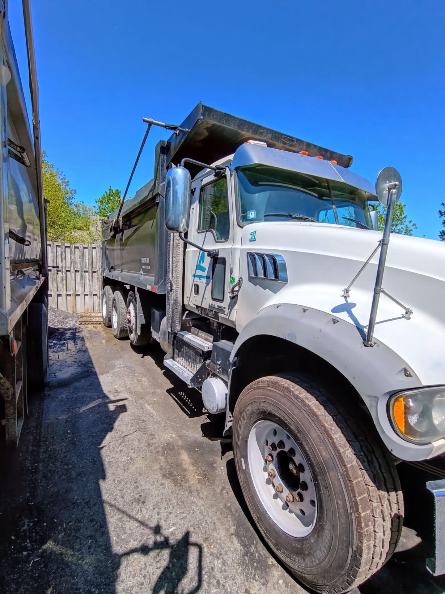 2015 Mack Dump Truck - image 2