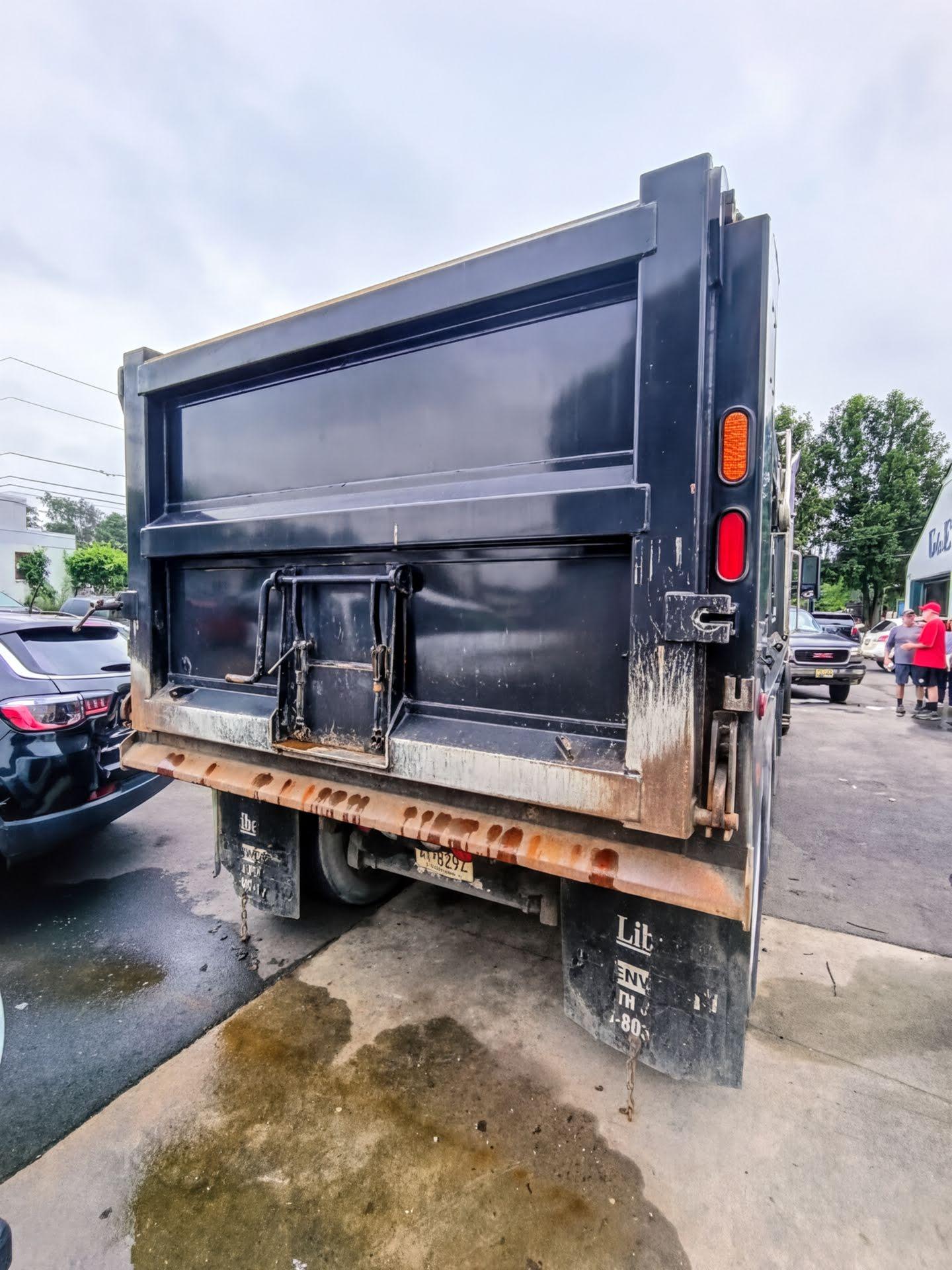 2023 Kenworth T880 Dump Truck - image 3