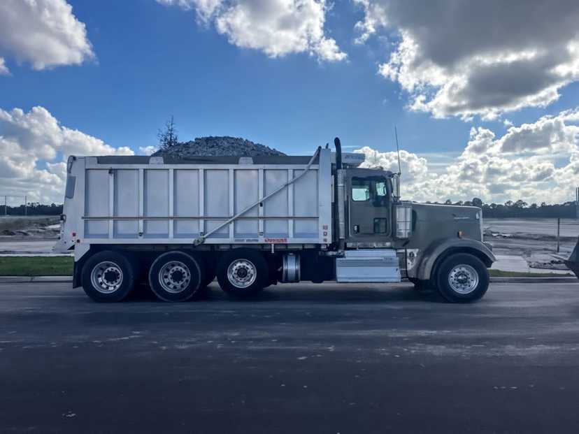 2015 Kenworth W900L — photo 4