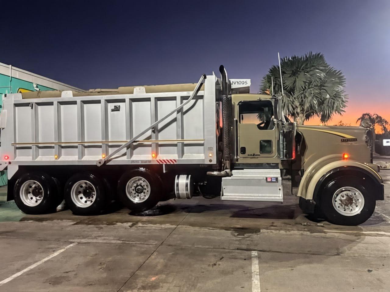 2015 Kenworth W900L - image 5