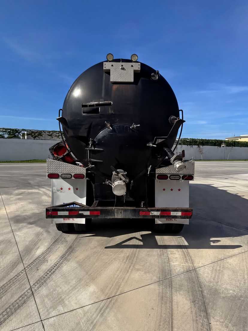 2012 Peterbilt 348 Jetter — photo 4