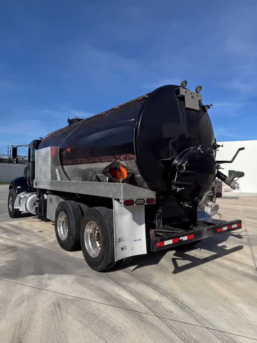 2012 Peterbilt 348 Jetter — photo 3