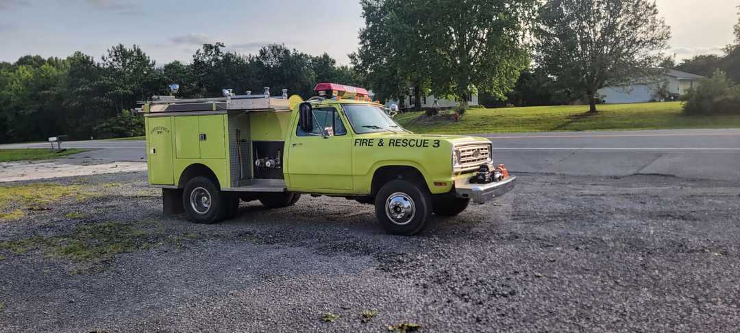 1976 E-One Dodge 4x4 Mini Pumper