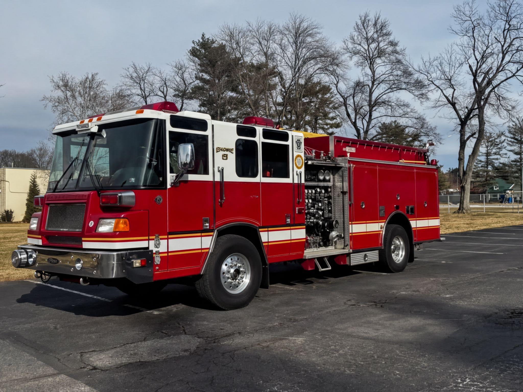 2000 Pierce Quantum Pumper - image 1
