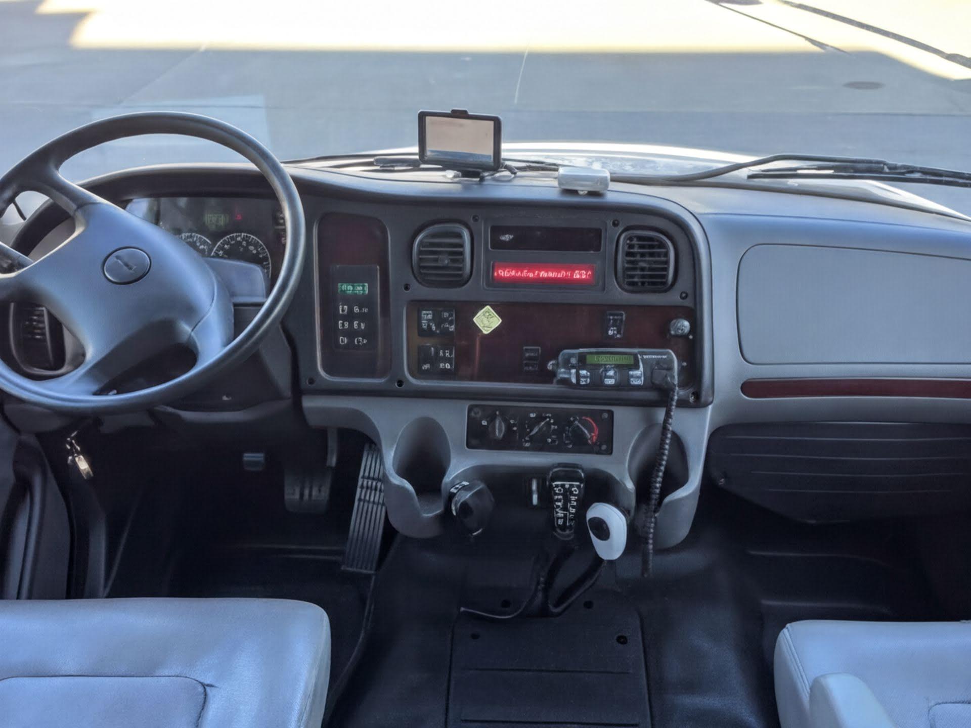 2013 Turtle Top Bus - image 3