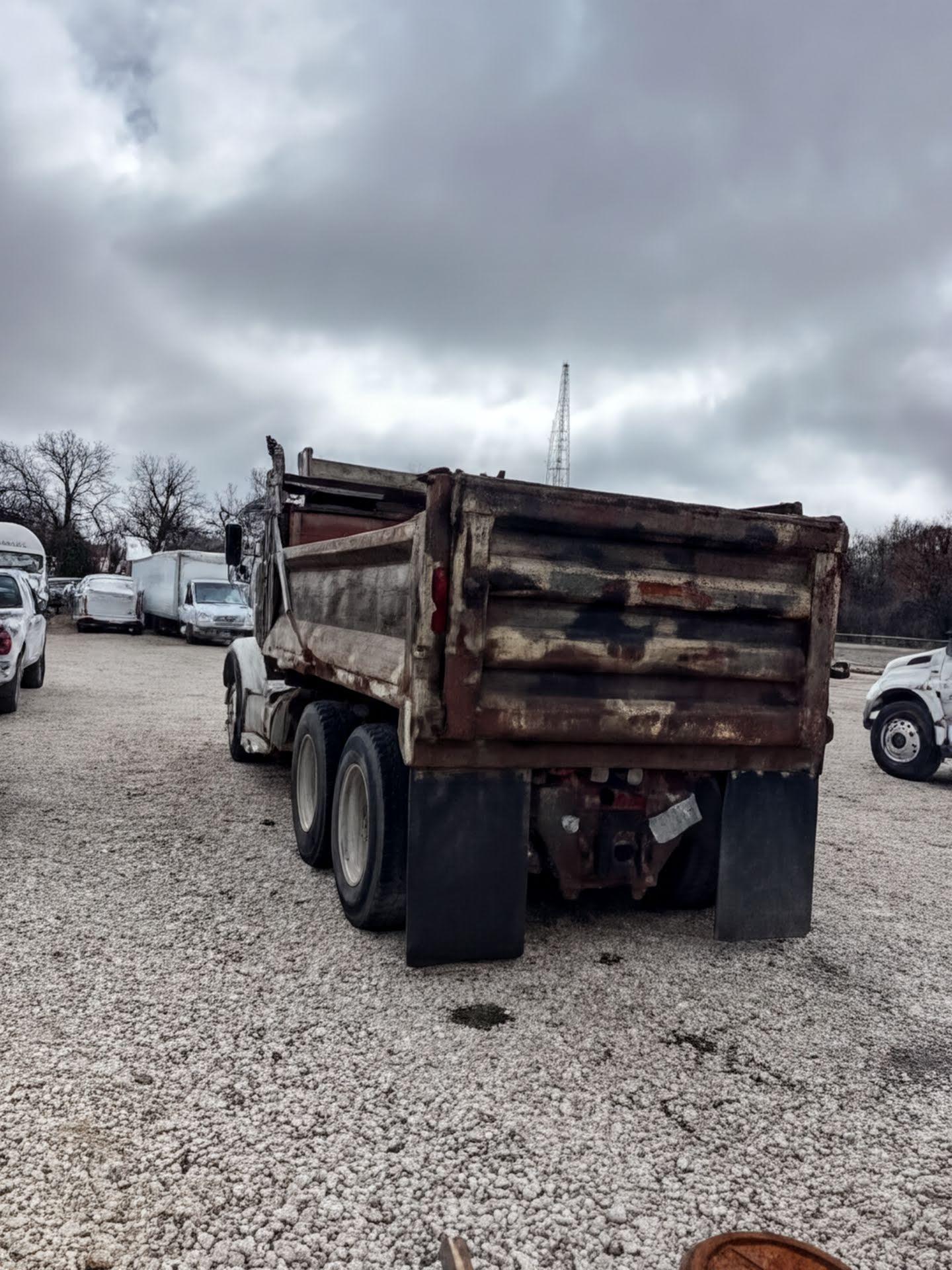 2002 Kenworth T800 with Phalen Trailer - image 5