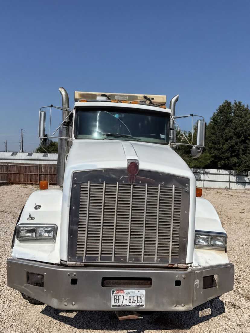 2002 Kenworth T800 with Phalen Trailer — photo 3