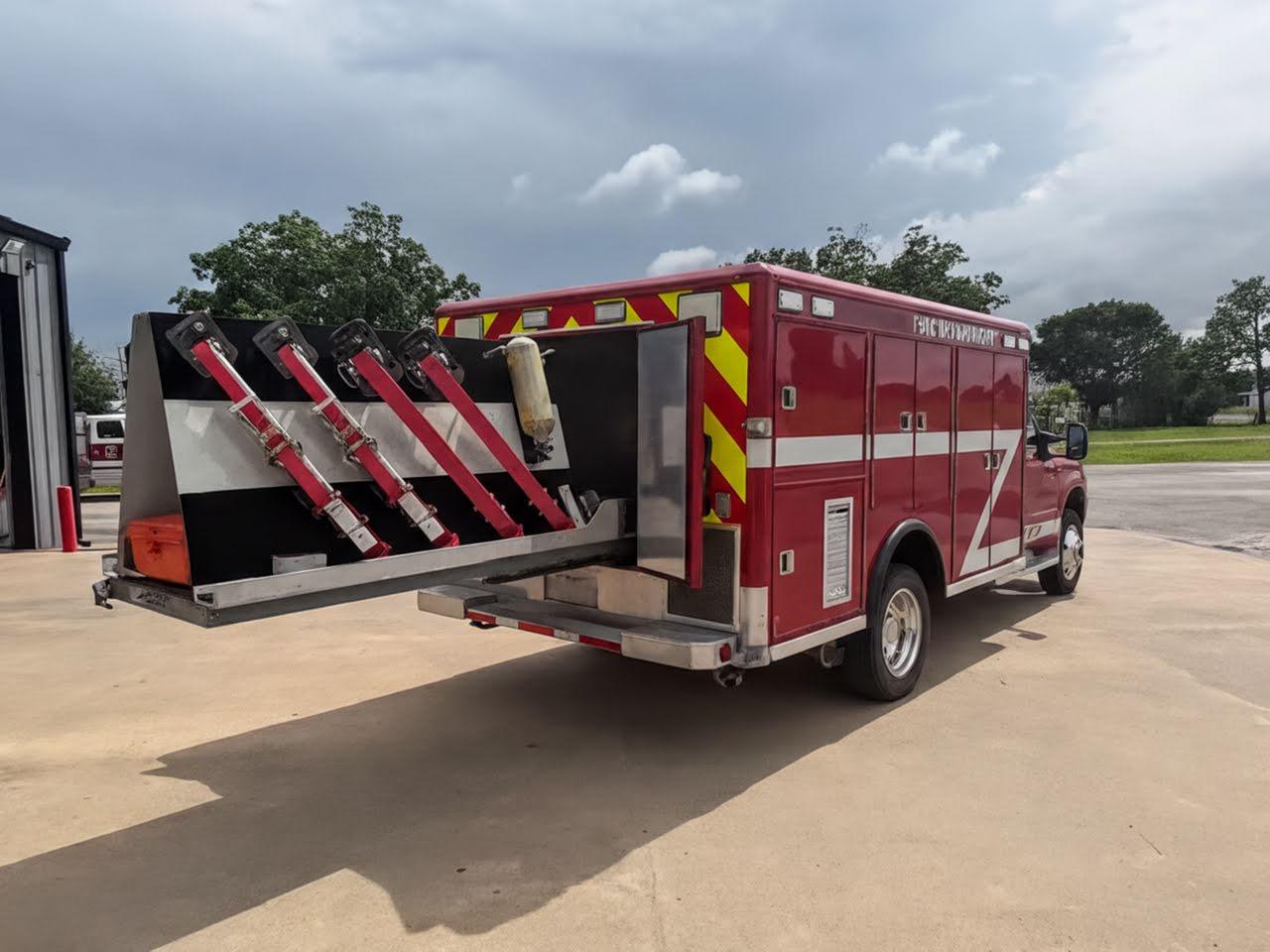 2000 Ford F450 4x4 Light Rescue - image 5