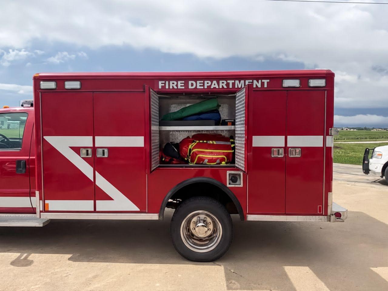 2000 Ford F450 4x4 Light Rescue - image 3