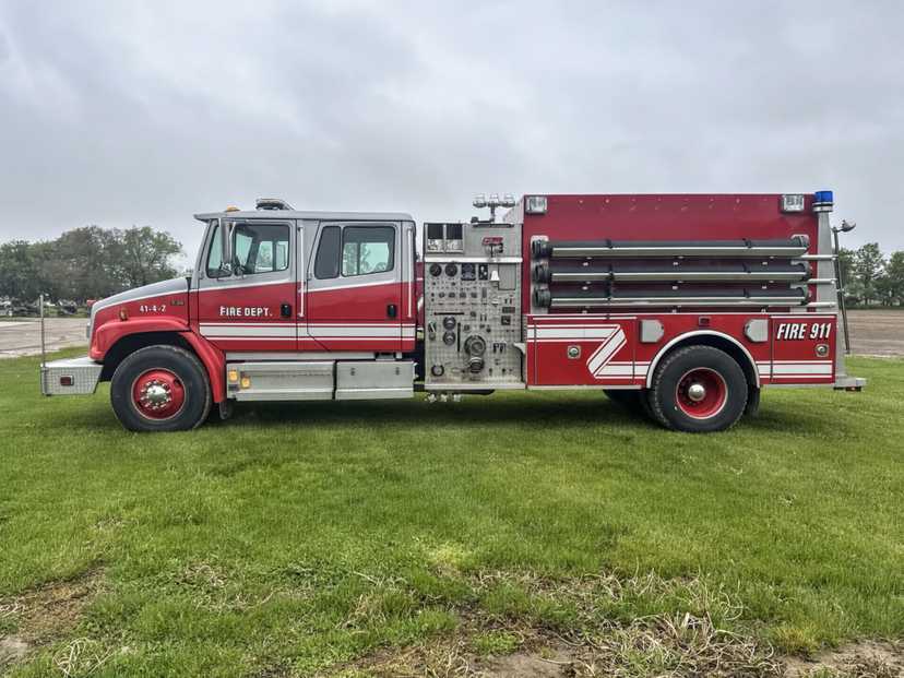 1996 Freightliner FL80 New Lexington Pumper Engine Tanker Cummins Fire Truck 1250/1250/40 — photo 2
