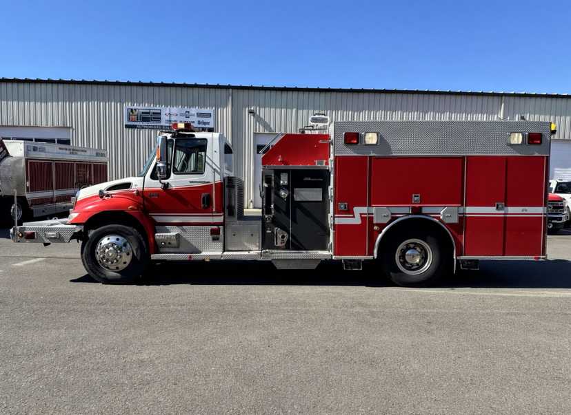 2002 H&W International 4400 1250/750/20 Rural Engine Pumper Fire Truck — photo 2