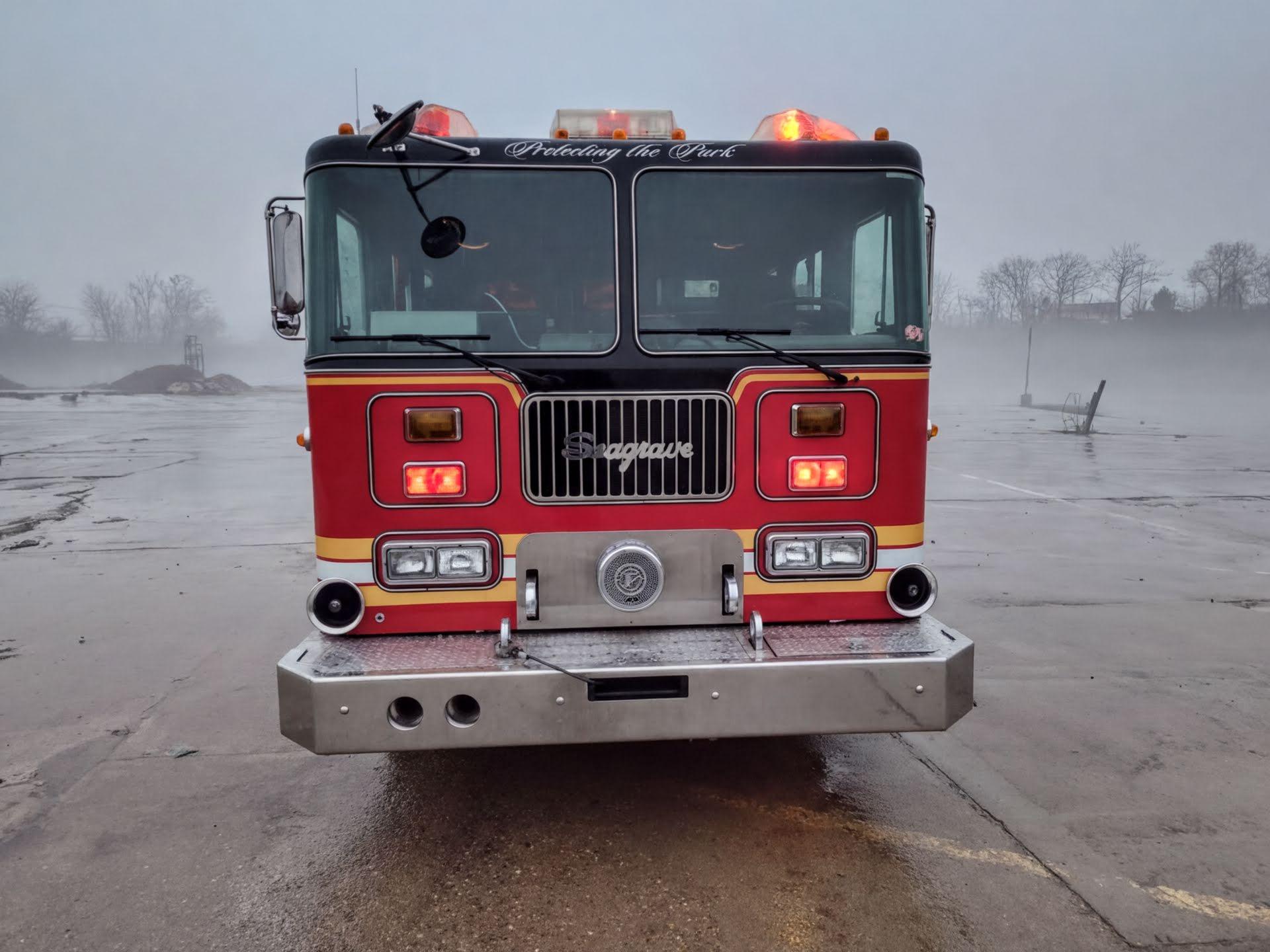 1993 Seagrave pumper - image 3
