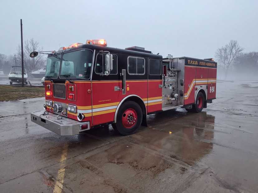 1993 Seagrave pumper — photo 2