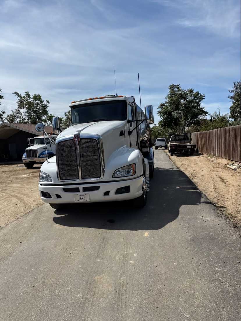 2011 Kenworth T660 Bearcat 501 System Oil Asphalt Distributor Truck — photo 4