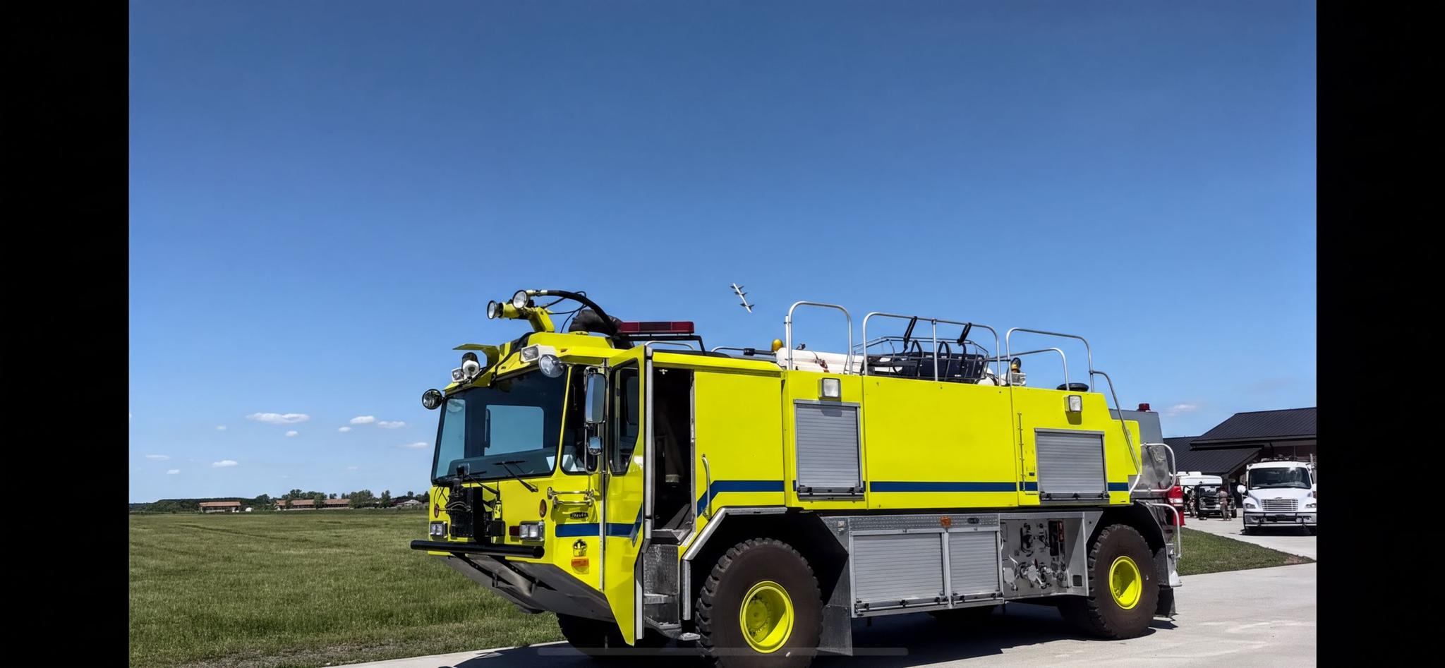 2004 E-One Titan 4X5 4x4 ARFF - image 1