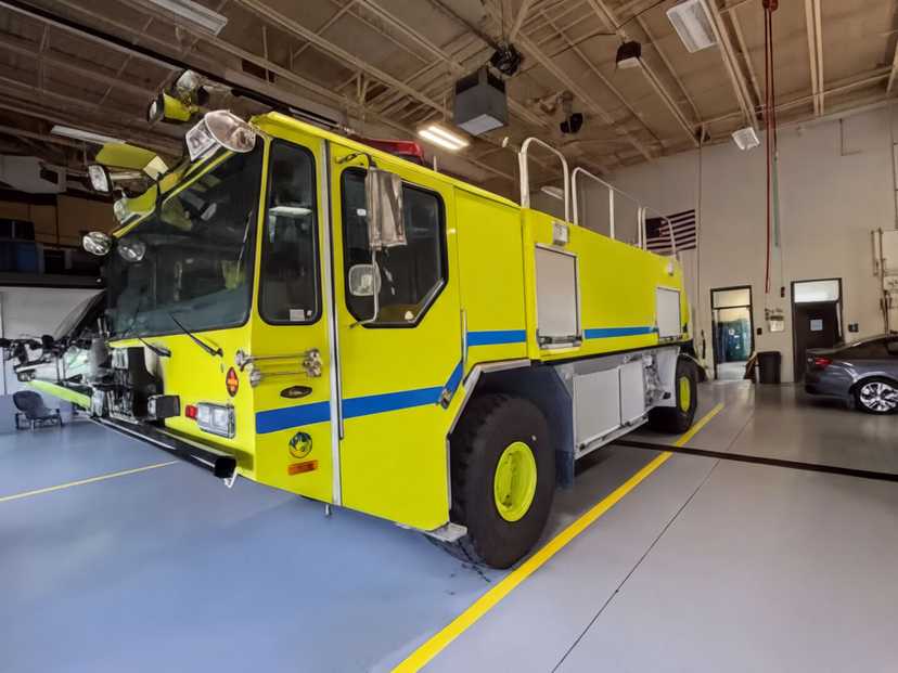 2004 E-One Titan 4X5 4x4 ARFF — photo 3