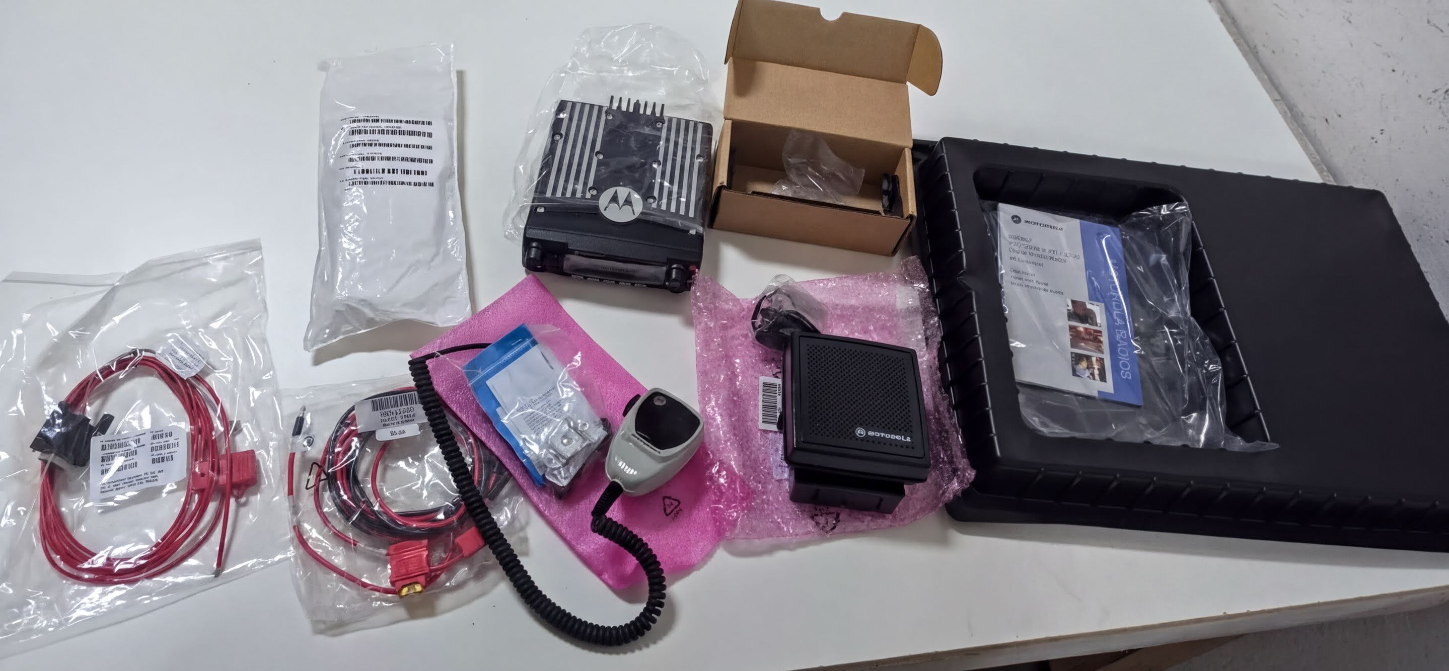 BRAND NEW TESTED WORKING XTL 2500 ORIGINAL PACKAGING - Motorola