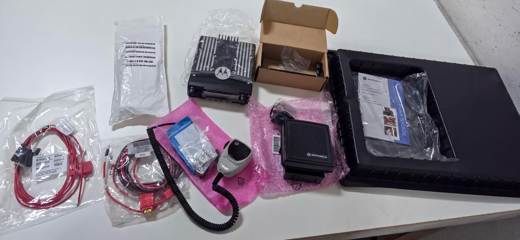 BRAND NEW TESTED WORKING XTL 2500 ORIGINAL PACKAGING - image 3