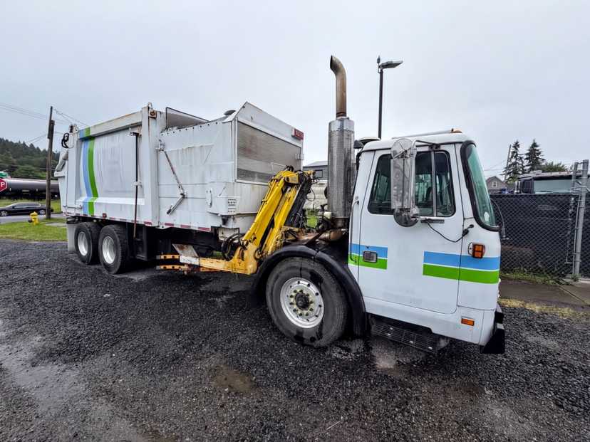 2007 Autocar Heil Side Loader — photo 3