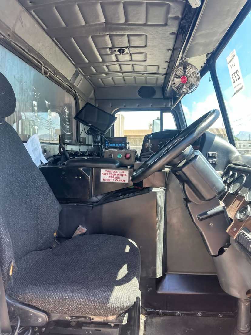 2011 Peterbilt Heil Automated Side Loader — photo 5
