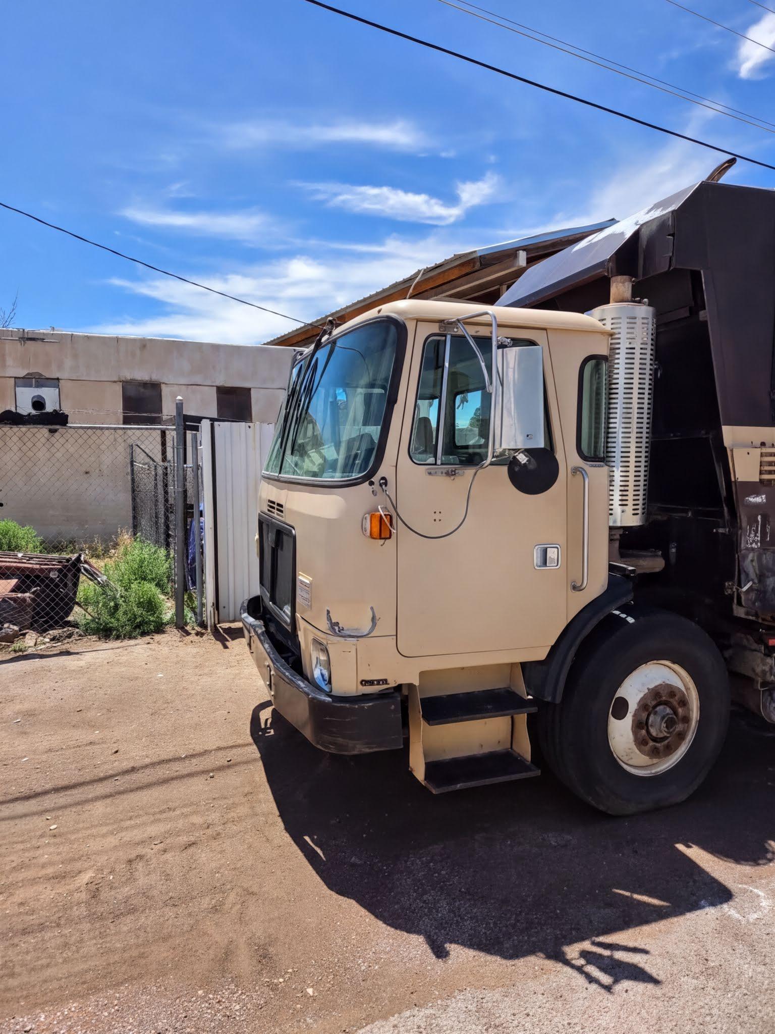 2010 Autocar Automated Side Loader - image 3