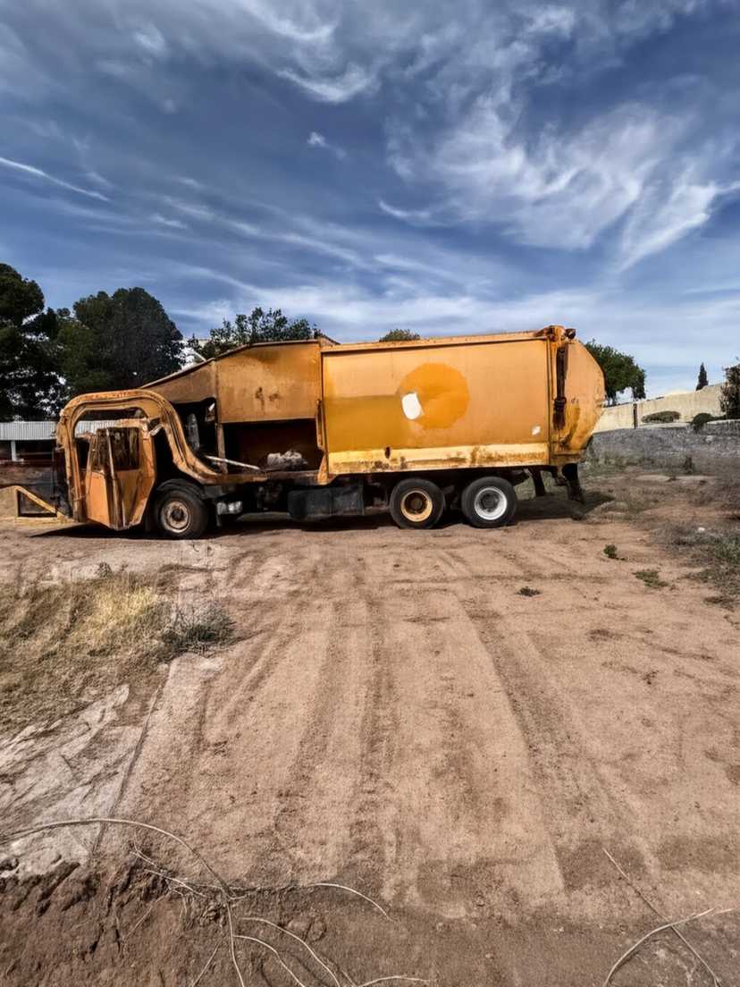 2010 CCC Kann Front Loader — photo 5