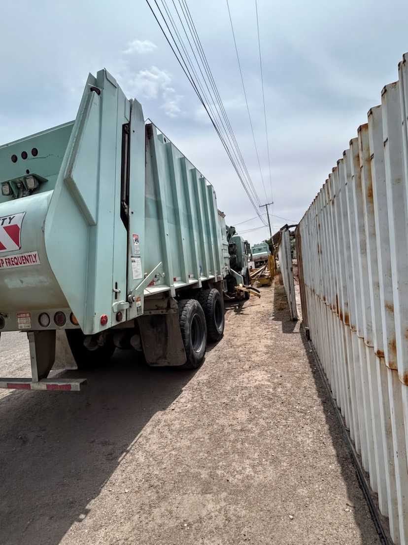 2013 Peterbilt Heil Automated Side Loader — photo 3
