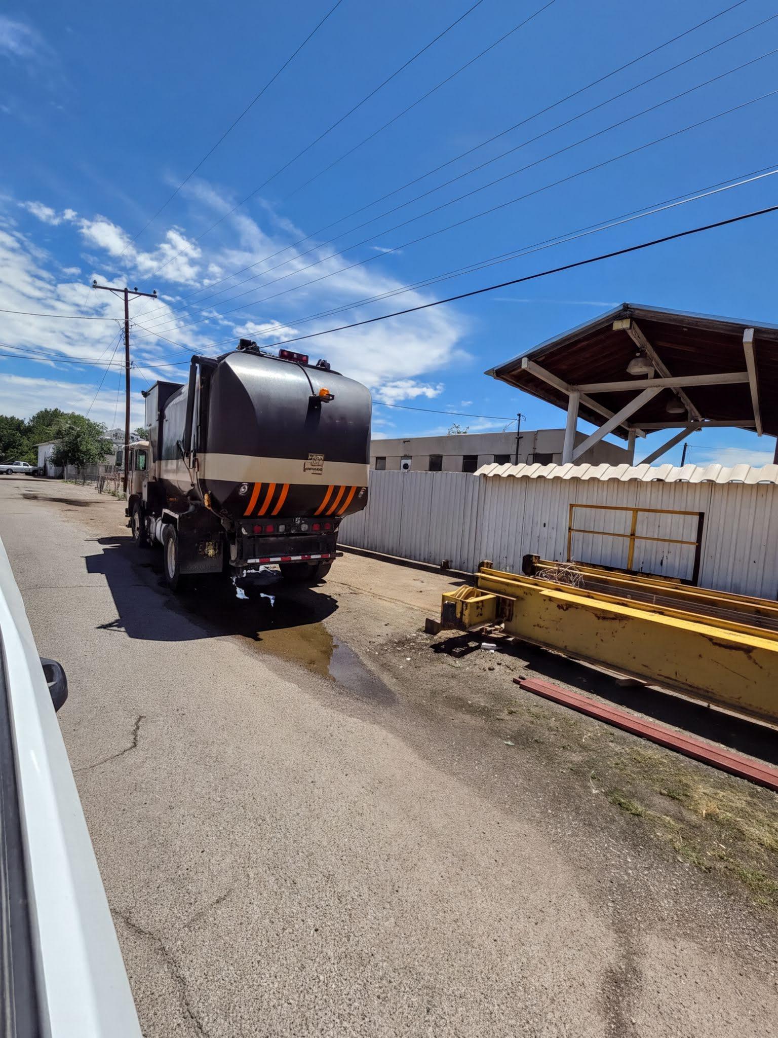 2010 Autocar Automated Side Loader - image 4