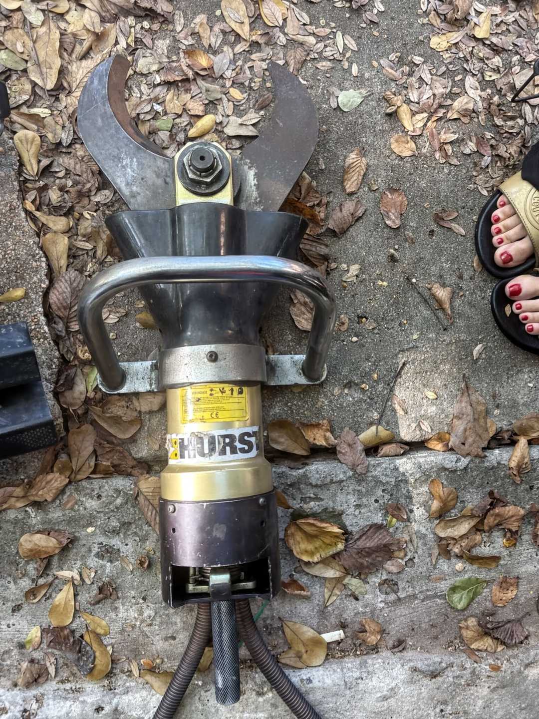HURST hydraulic Cutter w/ generator 