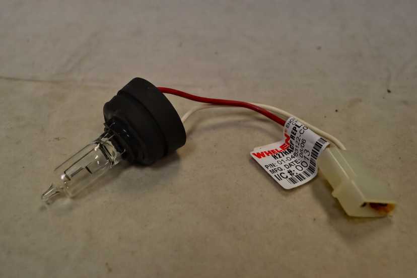 Whelen H27HACP Replacement Halogen Lamp Assembly- Clear — photo 2
