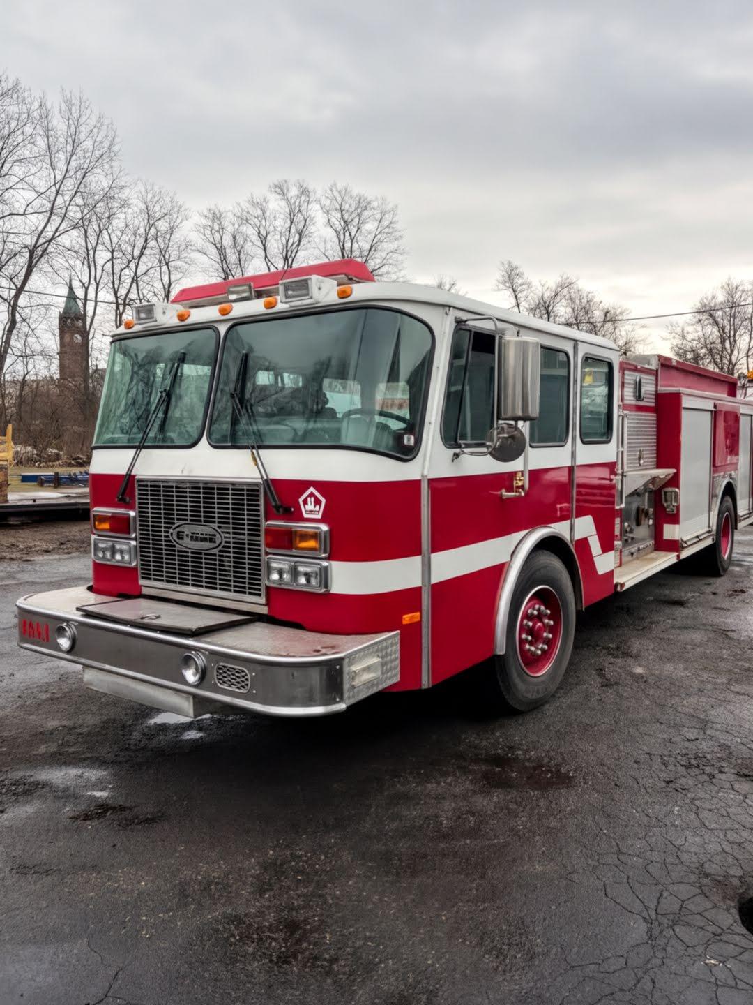 1998 E-One Pumper Tanker - image 1