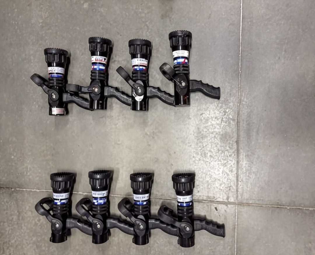 4x 1.5” TFT Mid-Matic dual pressure nozzel