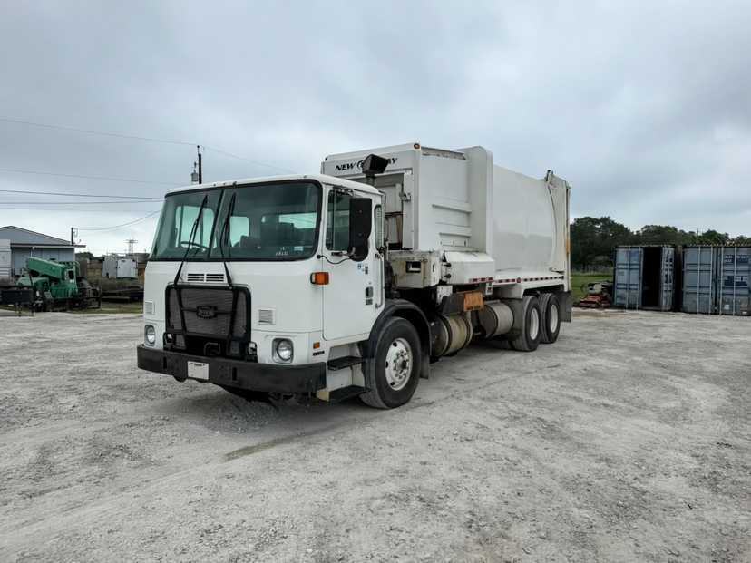 2014 Autocar New Way Front Loader