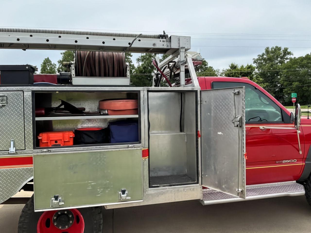 1998 GMC 4x4 Brush Truck - image 3