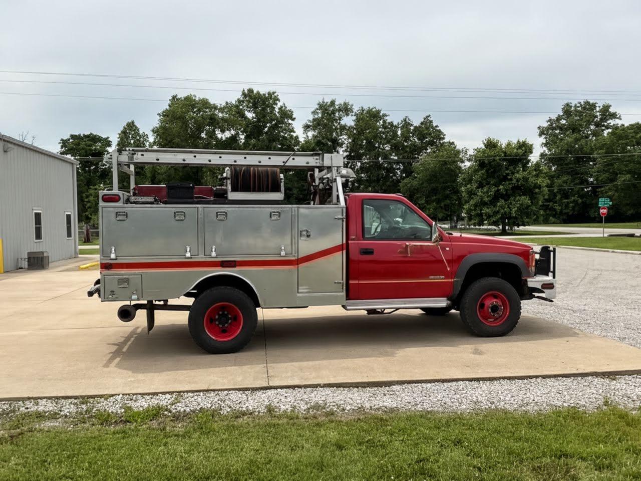 1998 GMC 4x4 Brush Truck - image 2