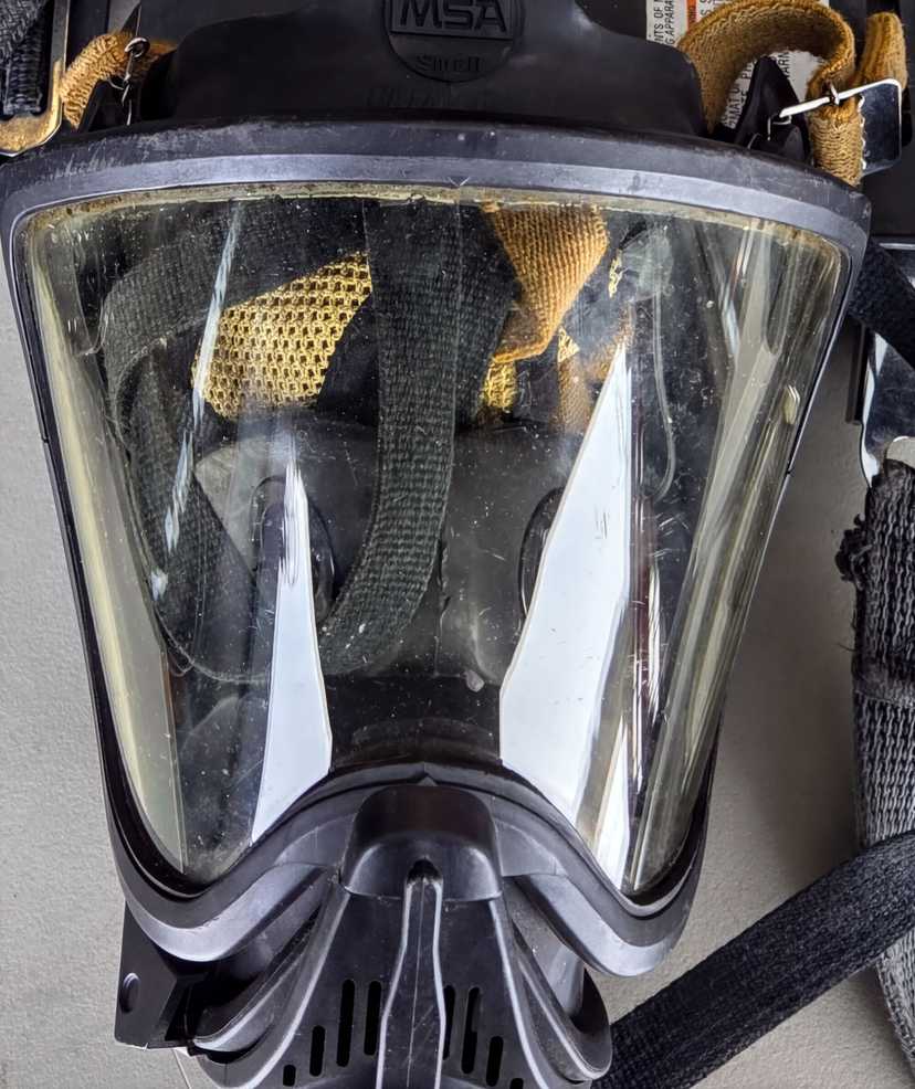 MSA Ultra Elite Positive Pressure Full Face Respirator Mask — photo 4