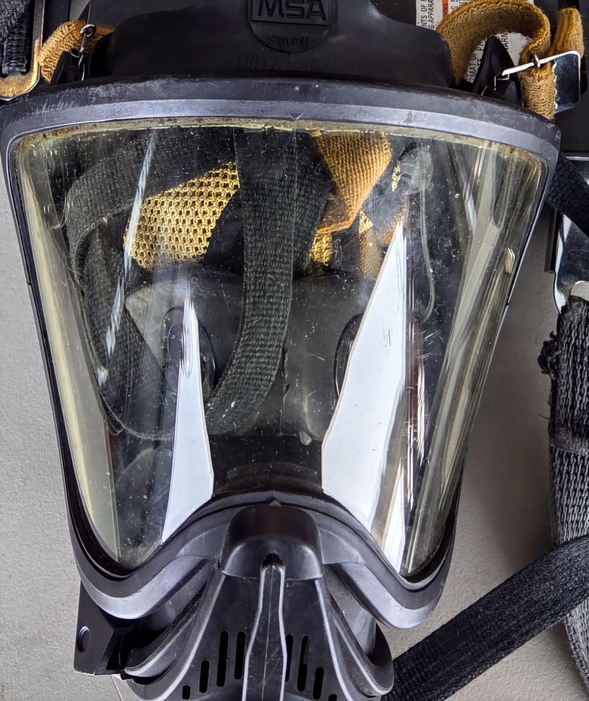 MSA Ultra Elite Positive Pressure Full Face Respirator Mask - image 4