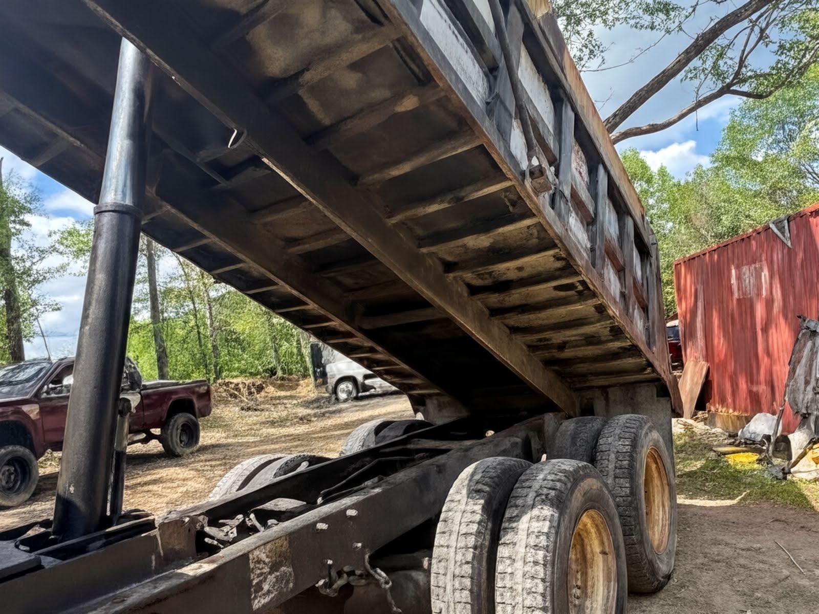2006 Mack CV713 Dump Truck - image 9