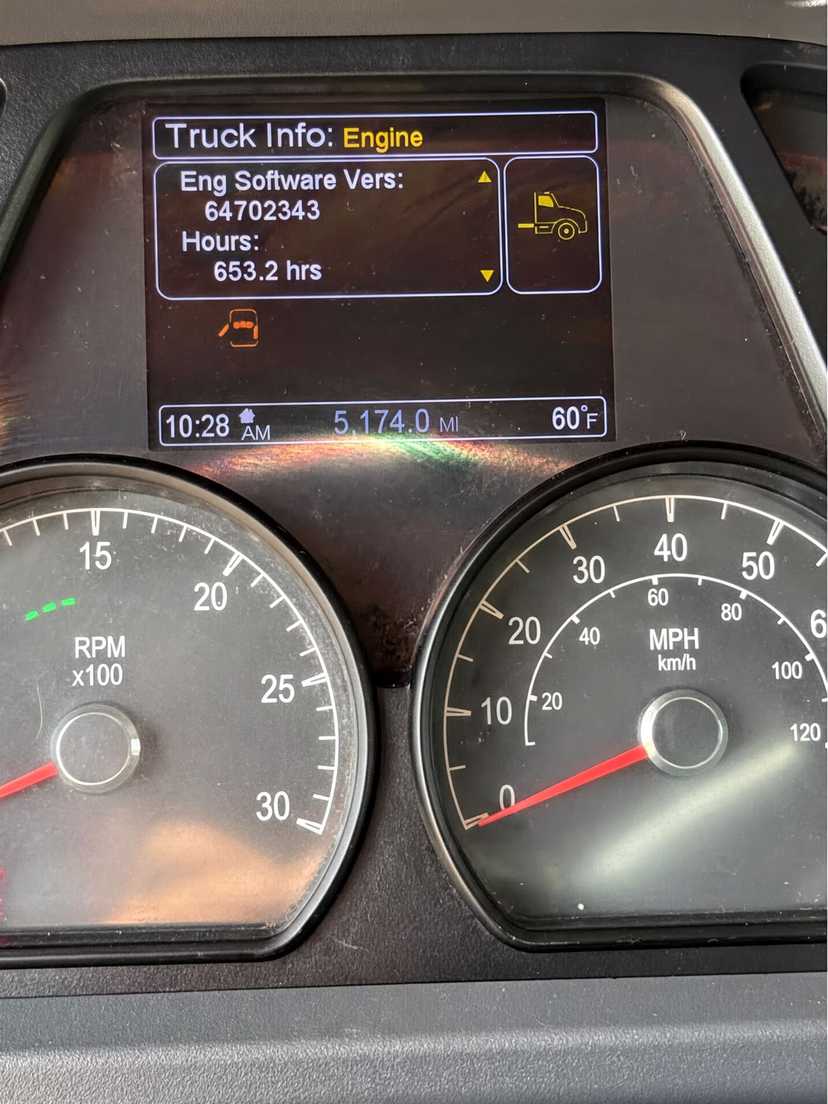 2021 Peterbilt Hydrovac — photo 5