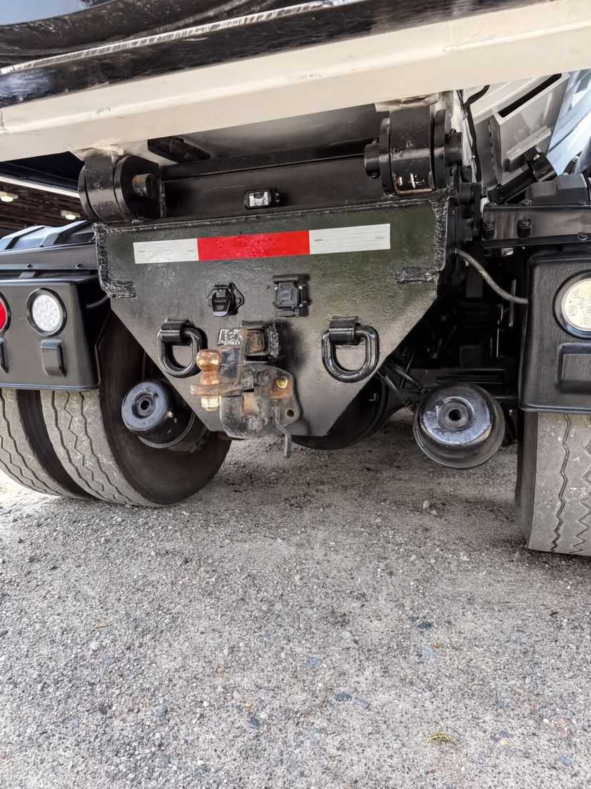 2021 Peterbilt Hydrovac — photo 4