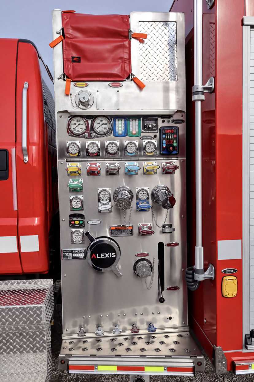 2024 Alexis Ford 4x4 Mini Pumper — photo 5