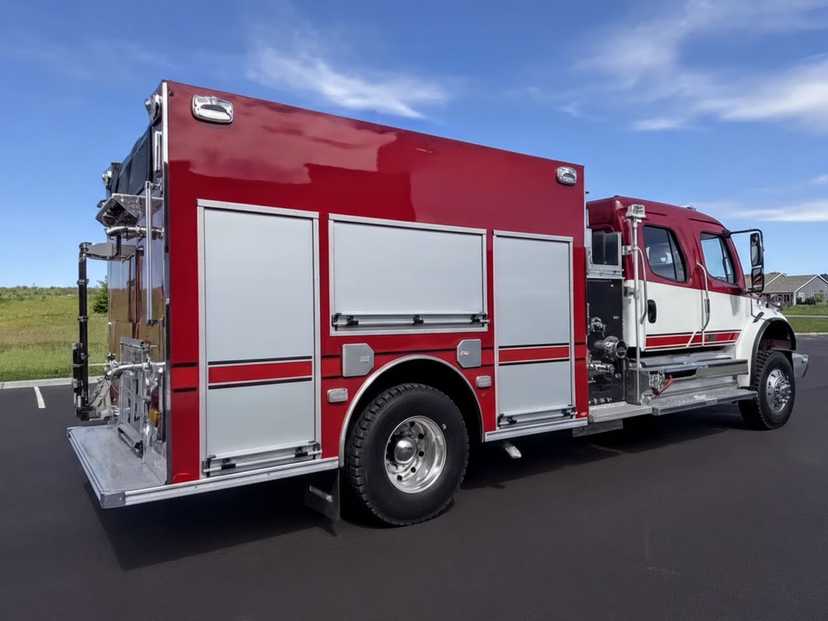 2025 MidWest Freightliner 4x4 Pumper — photo 2
